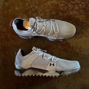 Under Armour HOVR Tour Spikeless Golf Shoe